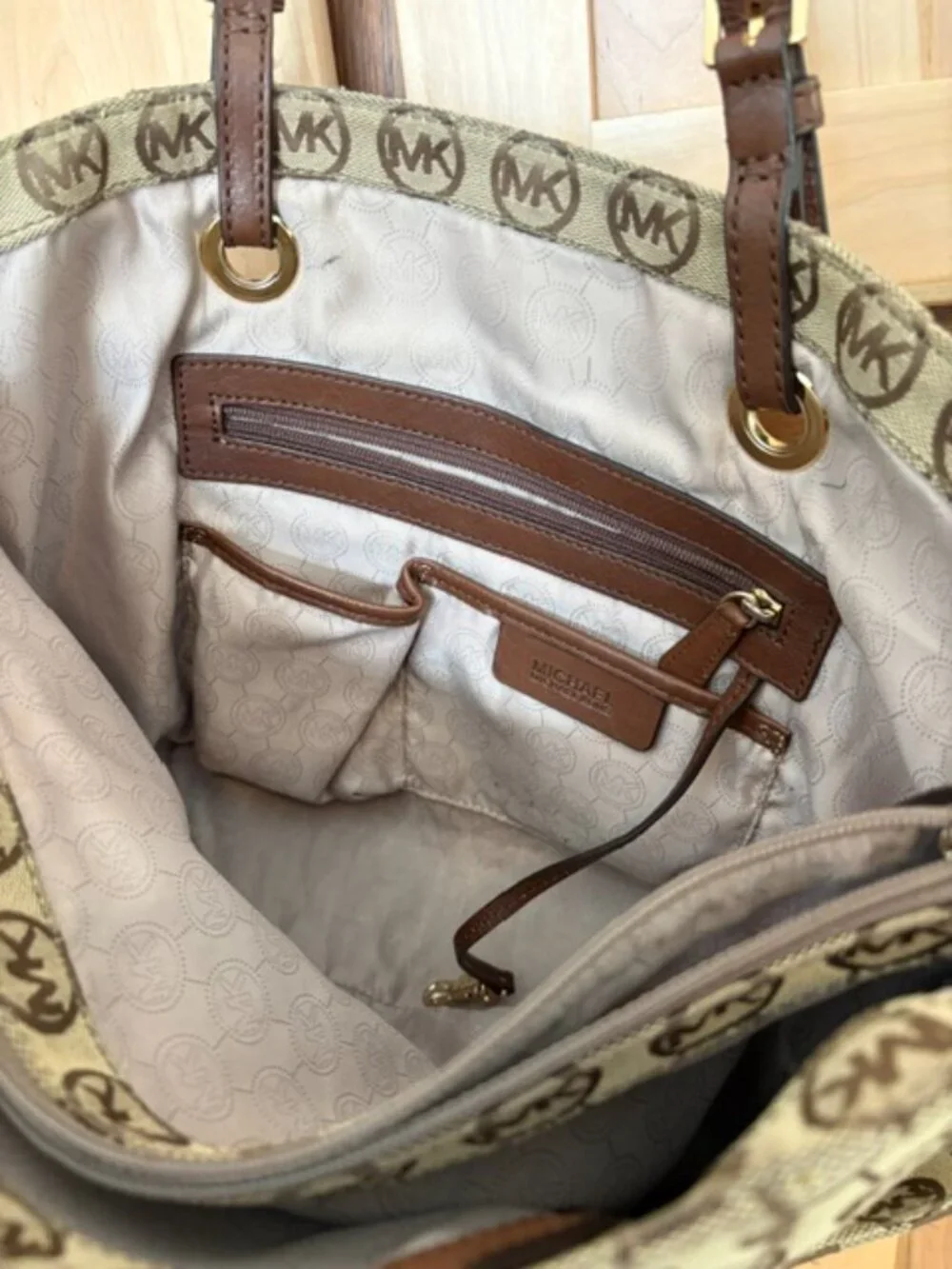 Michael Kors shipping kors brown